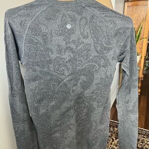 Lululemon Athletica Charcoal Paisley Long Sleeve Top